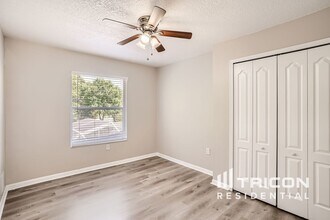 18207 Sweet Jasmine Dr in Tampa, FL - Building Photo - Building Photo