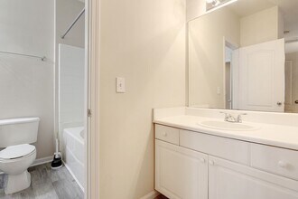 1300 Park West Blvd, Unit 610 in Mount Pleasant, SC - Building Photo - Building Photo