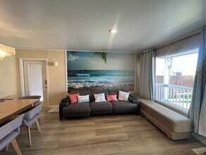 320 Amador Ave in Seaside, CA - Building Photo - Building Photo