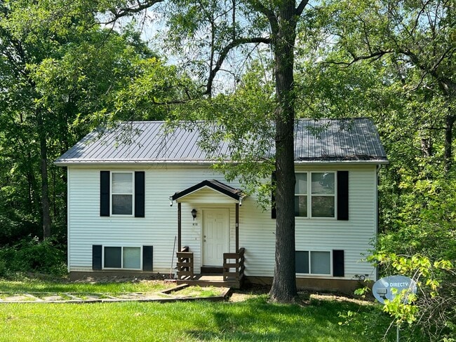 property at 615 Portsmouth Dr