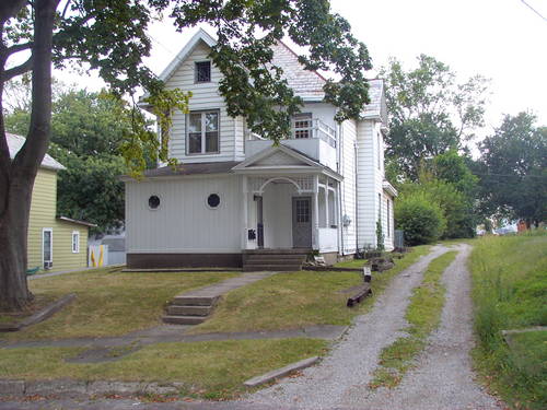 1048 Convers Ave in Zanesville, OH - Building Photo