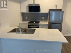 16 Marquette Ave in Toronto, ON - Building Photo - Building Photo