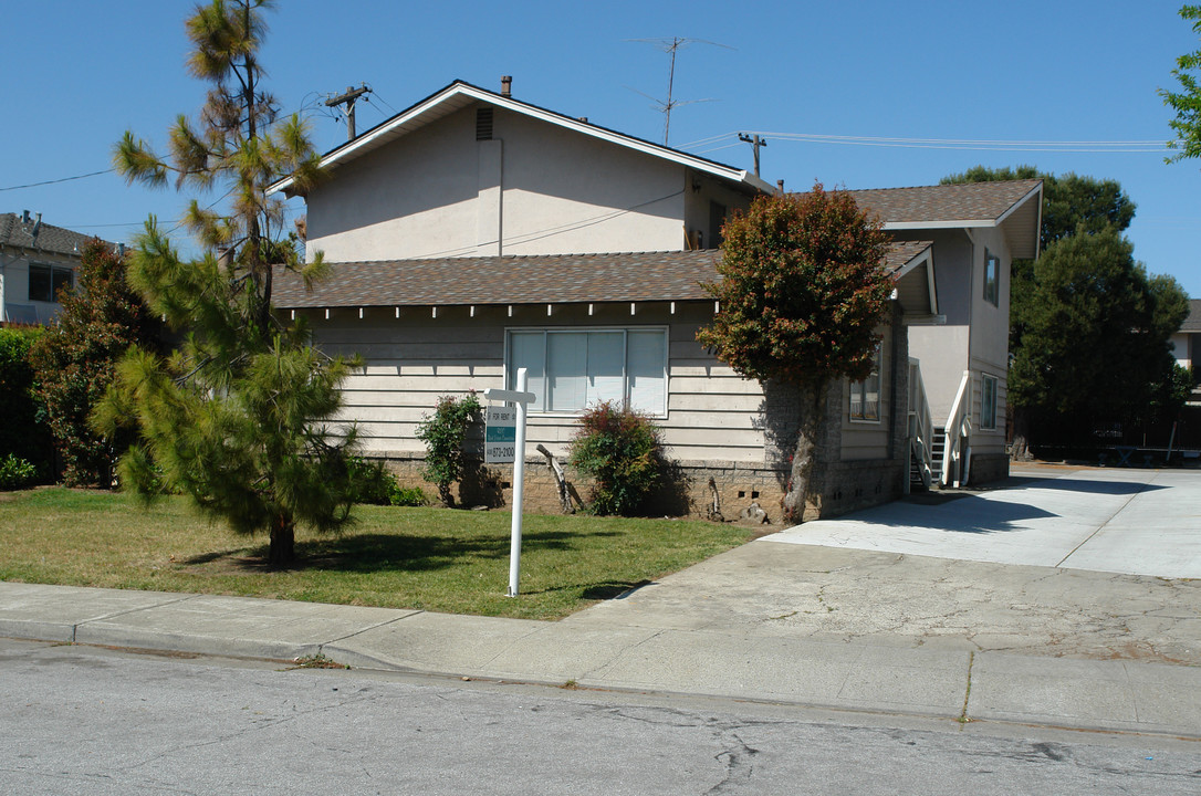 1749 Noranda Dr in Sunnyvale, CA - Building Photo