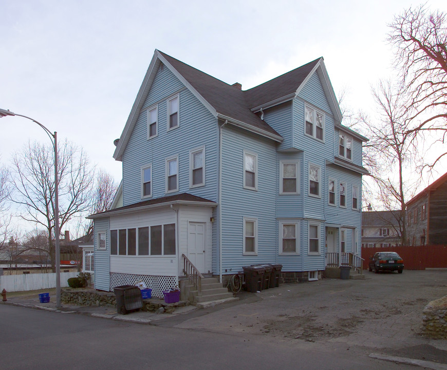 10 Hill St in Taunton, MA - Foto de edificio