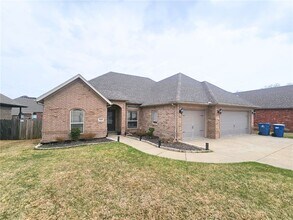 3803 SW Kite Dr in Bentonville, AR - Building Photo - Building Photo