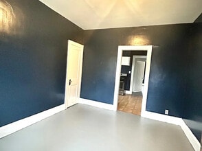 4216 W 8th St in Cincinnati, OH - Building Photo - Building Photo