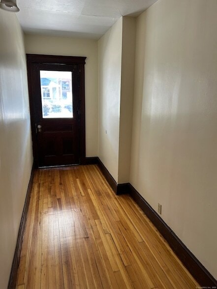182 Meadow St in Naugatuck, CT - Building Photo - Building Photo