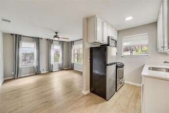 1612 Elmhurst Dr in Austin, TX - Building Photo - Building Photo