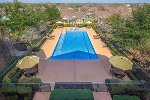 Mariposa Apartment Homes at River Bend