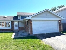 1149 N Cardinal Dr in Palatine, IL - Building Photo