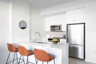 606 Stradbrook in Winnipeg, MB - Building Photo - Building Photo