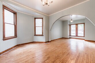 2735 W St Georges Ct in Chicago, IL - Building Photo - Building Photo