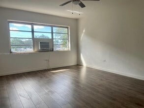 740 SW 7th St in Miami, FL - Building Photo - Building Photo