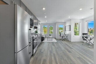 585 Essex St in Lynn, MA - Building Photo - Building Photo