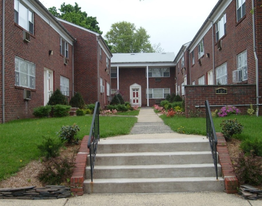 Elmwood Apartments in Irvington, NJ - Building Photo