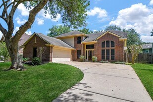 6335 Oakburl Ln in Sugar Land, TX - Building Photo