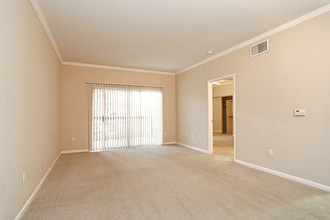 Governor's Terrace in Sacramento, CA - Building Photo - Interior Photo