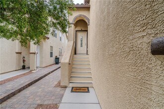 11783 Fern Creek Ln in Las Vegas, NV - Foto de edificio - Building Photo