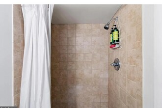 107 N Port St in Baltimore, MD - Foto de edificio - Building Photo