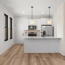 8018 Kercheval Ave in Detroit, MI - Building Photo - Building Photo