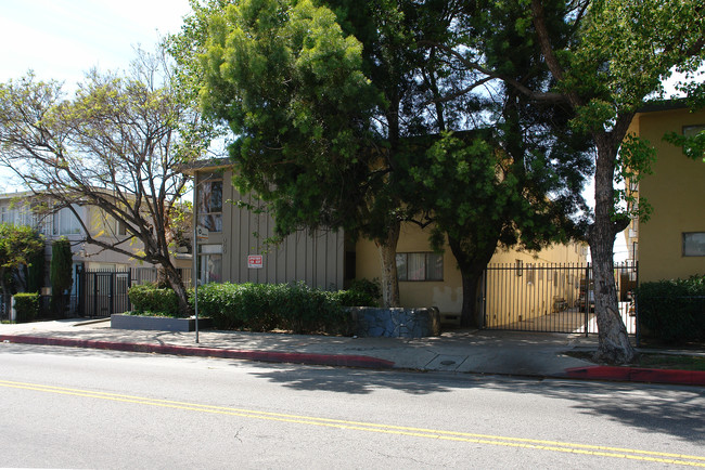 969 N Normandie Ave in Los Angeles, CA - Building Photo - Building Photo