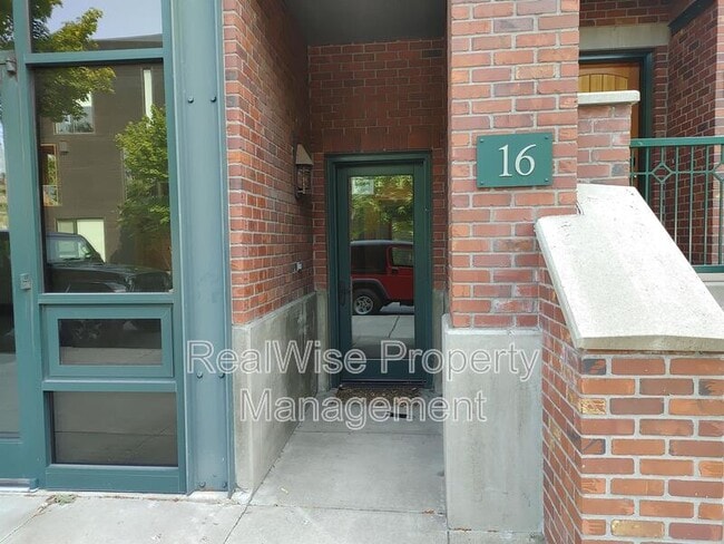 16 SW Wall St in Bend, OR - Building Photo - Building Photo