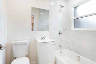 5503 Romaine St in Los Angeles, CA - Building Photo