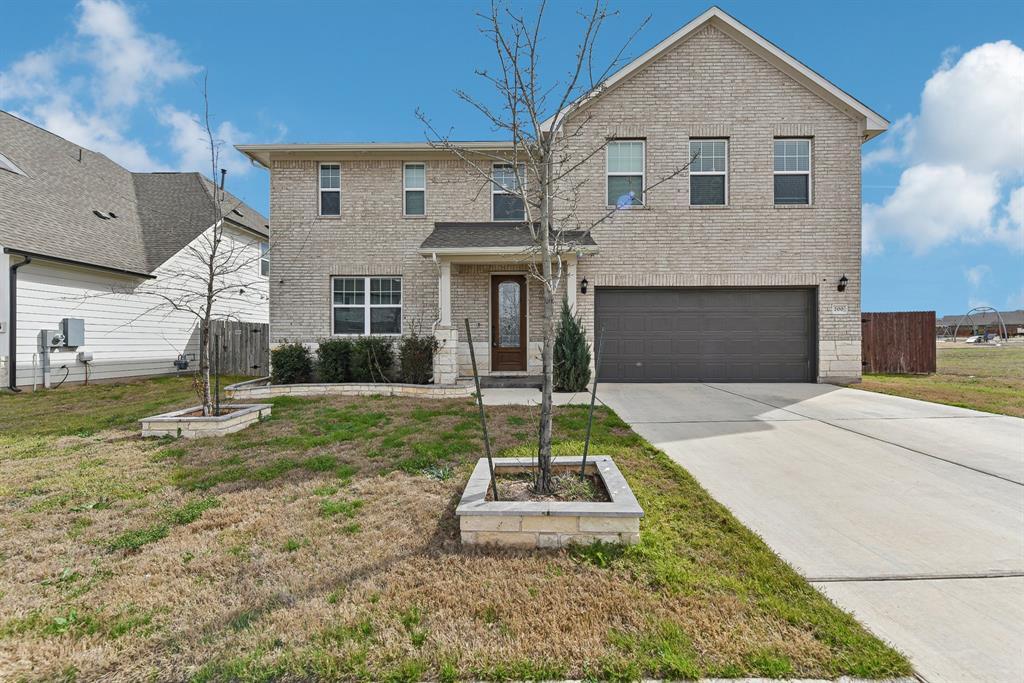 200 Long Canyon Ln in Andice, TX - Foto de edificio