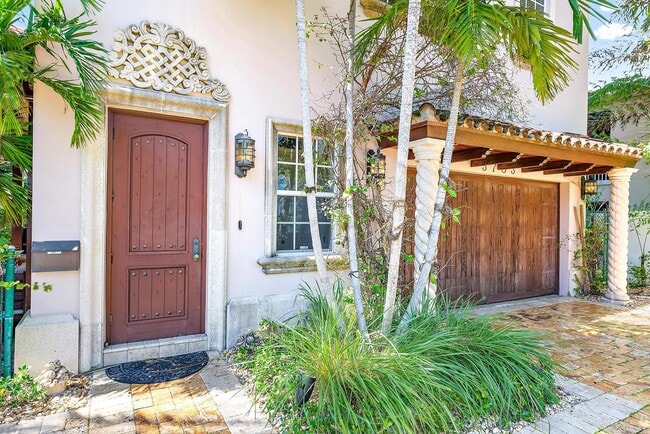 3703 Washington Rd in West Palm Beach, FL - Building Photo - Building Photo