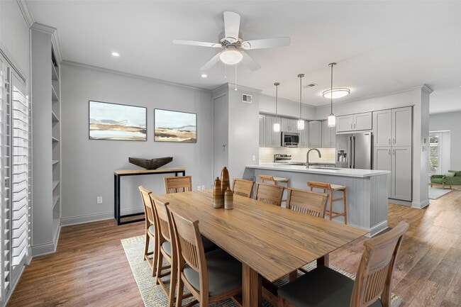 14707 Barryknoll Ln in Houston, TX - Building Photo - Building Photo