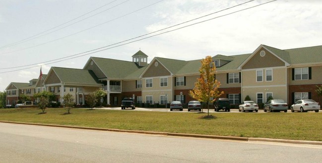 Auburn Spring Apartments in Burlington, NC - Building Photo - Building Photo