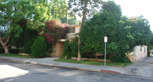 4226 Mary Ellen Ave in Studio City, CA - Building Photo - Building Photo