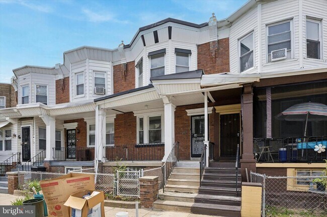 110 N Sickels St in Philadelphia, PA - Building Photo - Building Photo