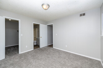 Eagle Trace Apartments in Wichita, KS - Foto de edificio - Interior Photo