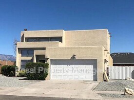 6124 Woodhollow Pl NW in Albuquerque, NM - Building Photo