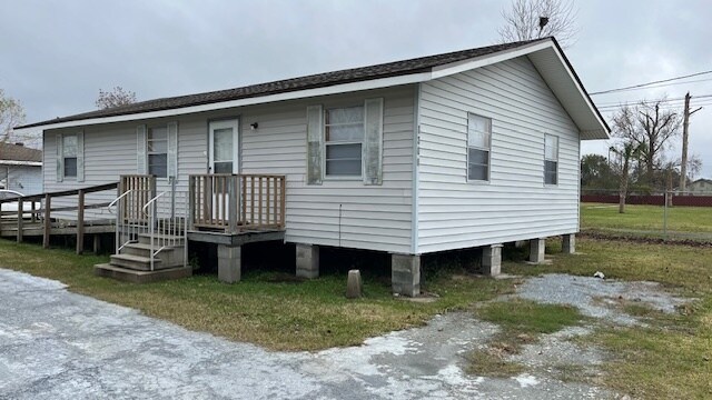 1300 N Grace St in Lake Charles, LA - Building Photo