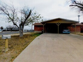 123 Catherine St in Del Rio, TX - Building Photo