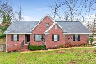 4000 Windermere Dr in Nesbit, MS - Building Photo