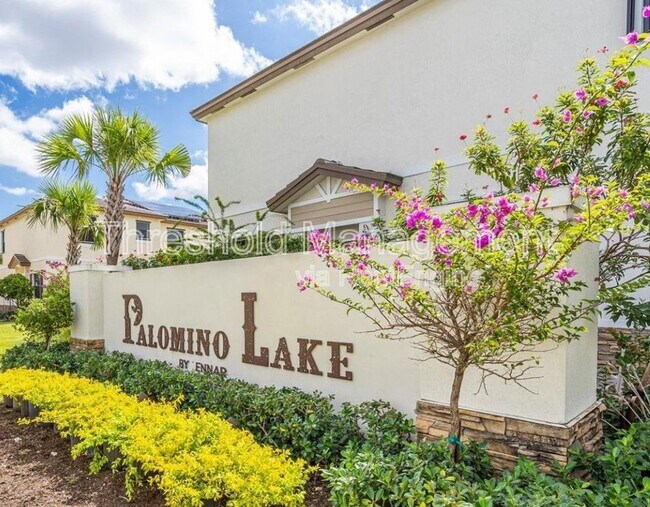 4676 Caspian Way in Davie, FL - Foto de edificio - Building Photo