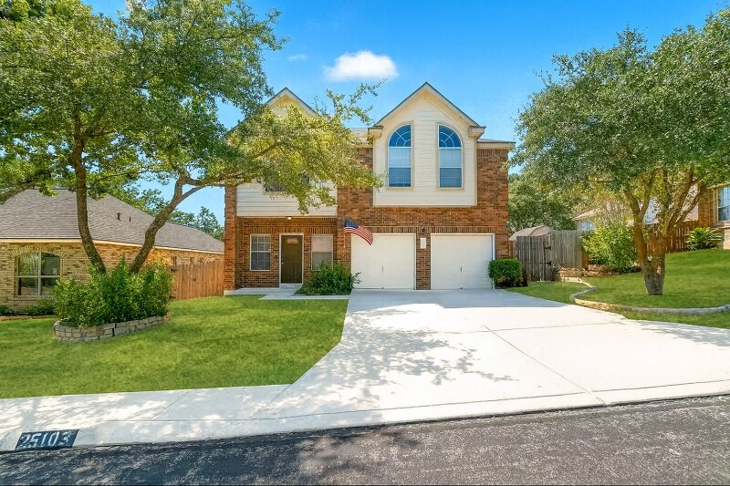 25103 Lost Arrow in San Antonio, TX - Building Photo