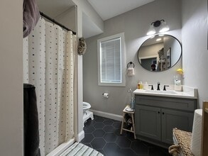 153 Almy St, Unit 1 in Providence, RI - Foto de edificio - Building Photo