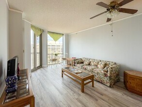 222 N Columbus Dr, Unit 4404 in Chicago, IL - Building Photo - Building Photo