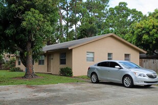 4447 47th Ave S in Lake Worth, FL - Building Photo