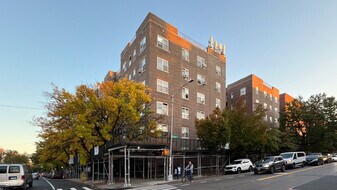 14307 Sanford Ave in Flushing, NY - Building Photo