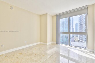 495 Brickell Ave in Miami, FL - Building Photo - Building Photo