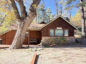 54059 Montgomery in Idyllwild, CA - Building Photo