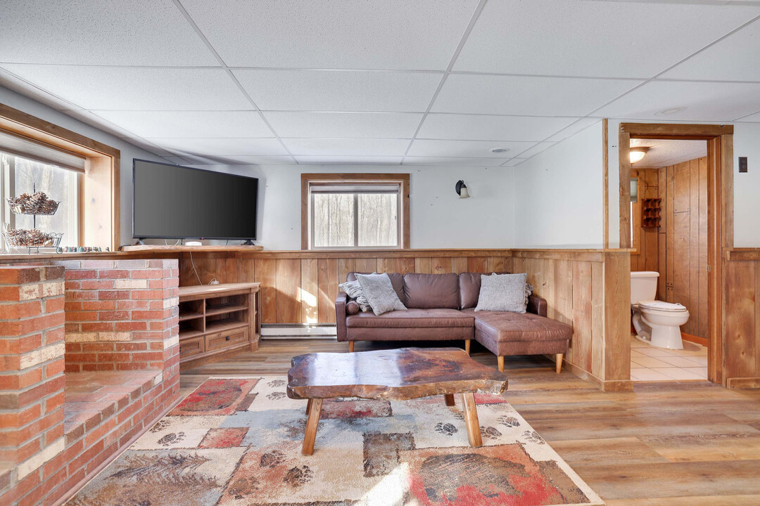 97 Norton Dr in Gouldsboro, PA - Building Photo