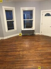 7 Austin St, Unit 1 in Somerville, MA - Building Photo - Building Photo