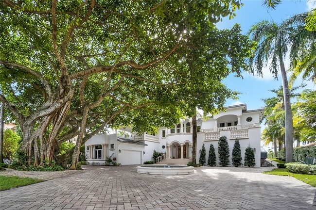 100 Palm Ave in Miami Beach, FL - Foto de edificio - Building Photo