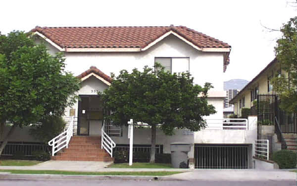 355 W Lexington Dr in Glendale, CA - Building Photo - Building Photo